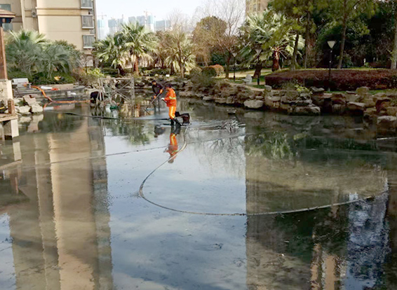 东川景观池淤泥清理